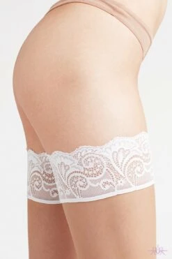 Falke Matt Deluxe 20 Hold Ups -Glamour Lace Shop 863 1628 detail 1 5a826a74ce887 original
