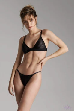 Maison Close Bande à Part Delicate Triangle Bra 10 Maison Close Bande à Part Delicate Triangle Bra -Glamour Lace Shop Mayfair Stockings Trianglebra BandeaPart 560090 bande a part 000245 640x960 crop center 2x 25